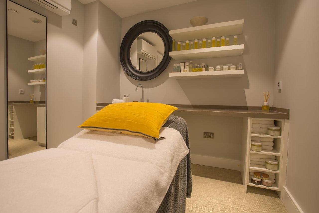 Harbour Hotel & Spa Southampton Eksteriør billede Treatment room at The Harley Street Clinic