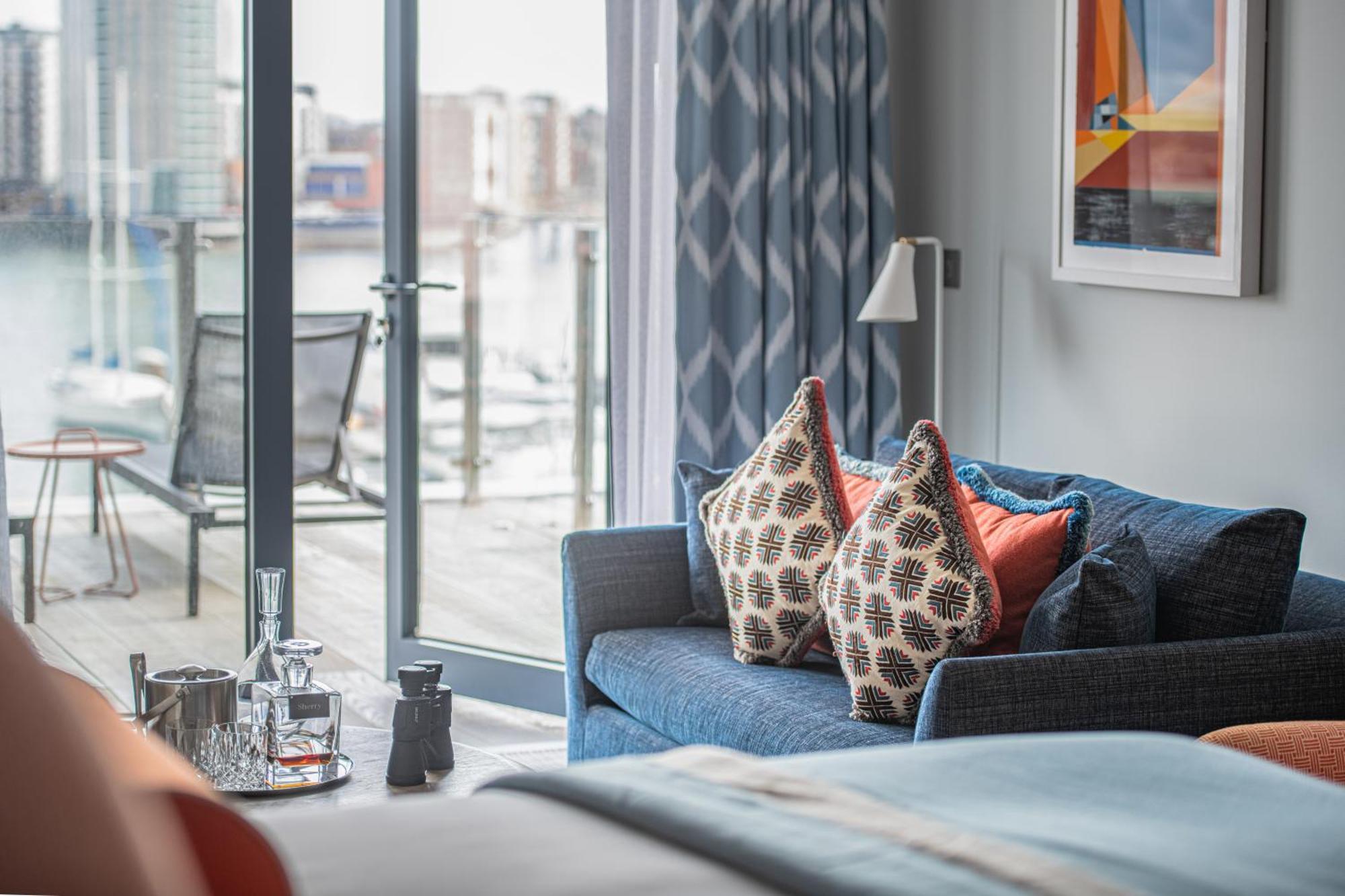 Harbour Hotel & Spa Southampton Eksteriør billede A guest room at the Hotel Commonwealth