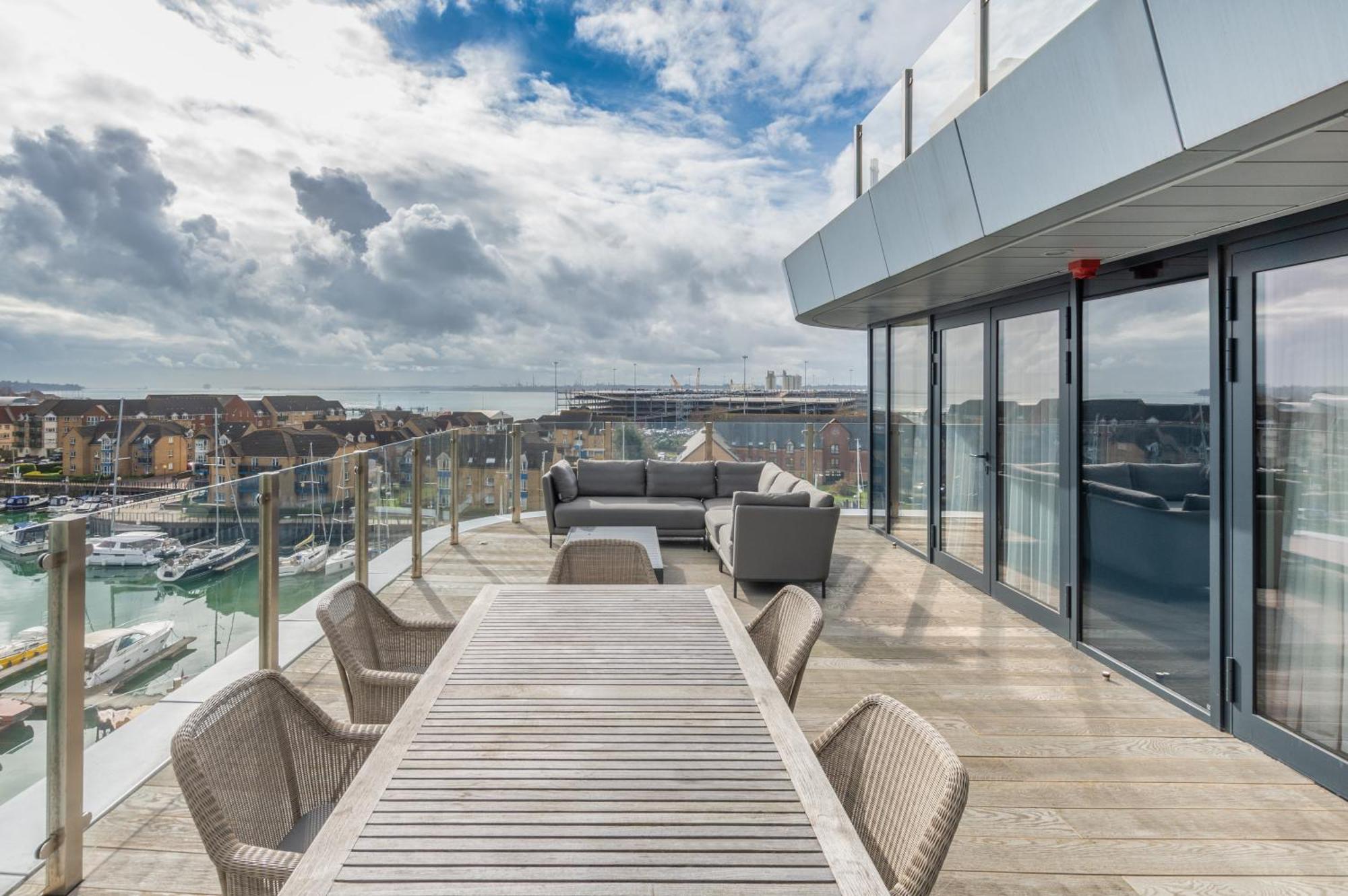 Harbour Hotel & Spa Southampton Værelse billede The rooftop terrace